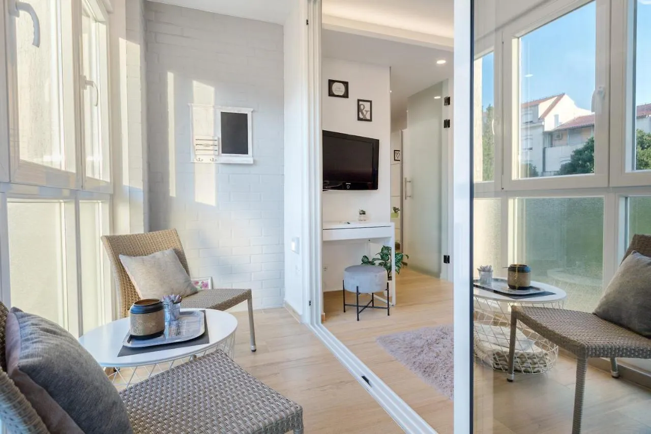 Brand New Elite Apartment Split